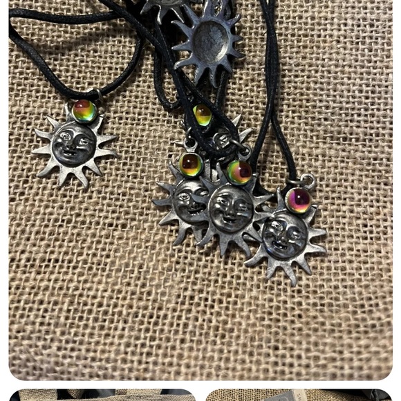 Lot of jewelry. Color by amber and misc necklaces and earrings. - Picture 5 of 6